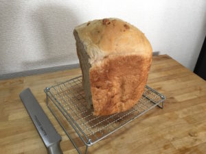 ホームベーカリーで作ったくるみ入りパン